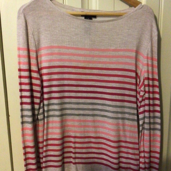 Women’s Top - Picture 1 of 1